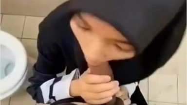 Bokep Jilbab - Malay Sepasang Abg Jilbab Hitam Toilet Viral - Avtub Bokep